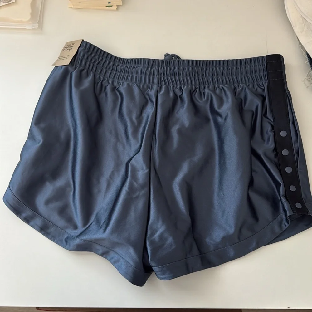 NWT Women's Nike Sportswear Circa 96 High-Waisted Breakaway Shorts Blue Size L